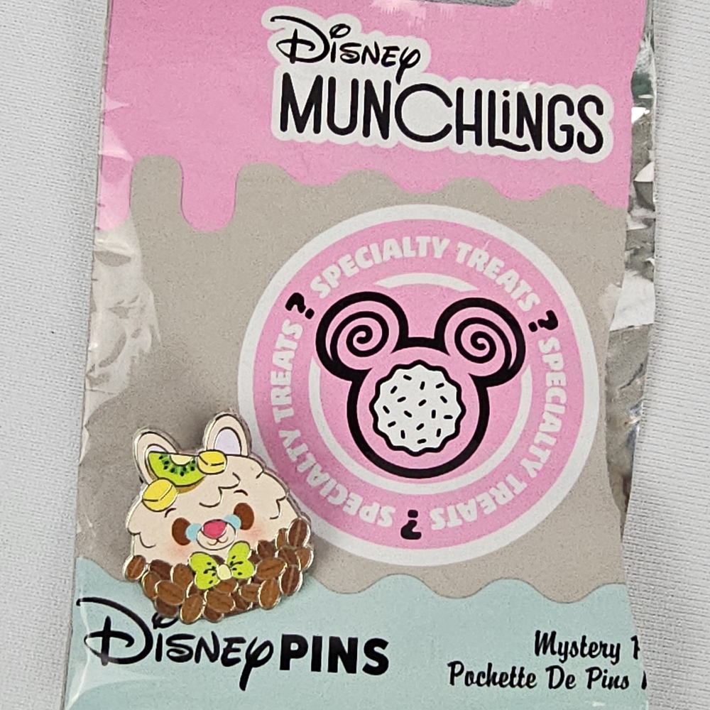 Disney Munchlings Series 2 The White Rabbit Parfait Pin